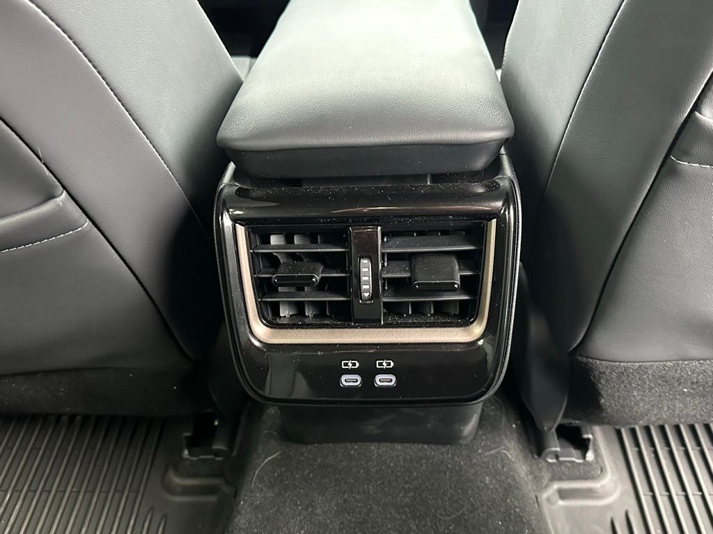 2025 Toyota Crown Signia Limited