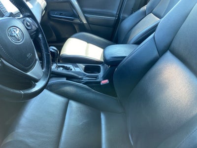 2018 Toyota RAV4 SE