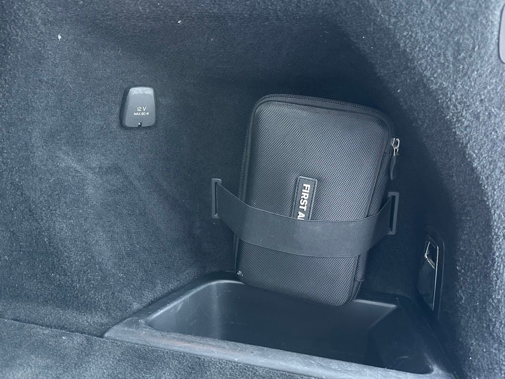 2023 Volvo XC90 B5 Core