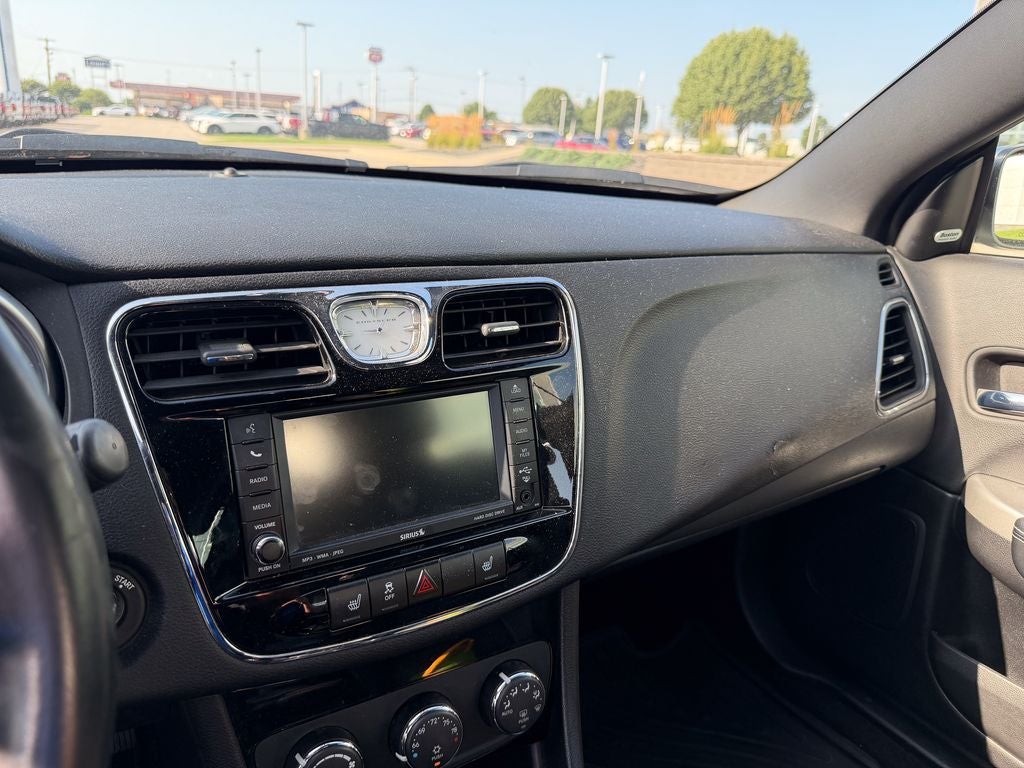 2011 Chrysler 200 Limited