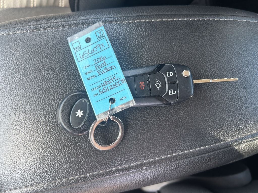 2016 Ford Fusion SE