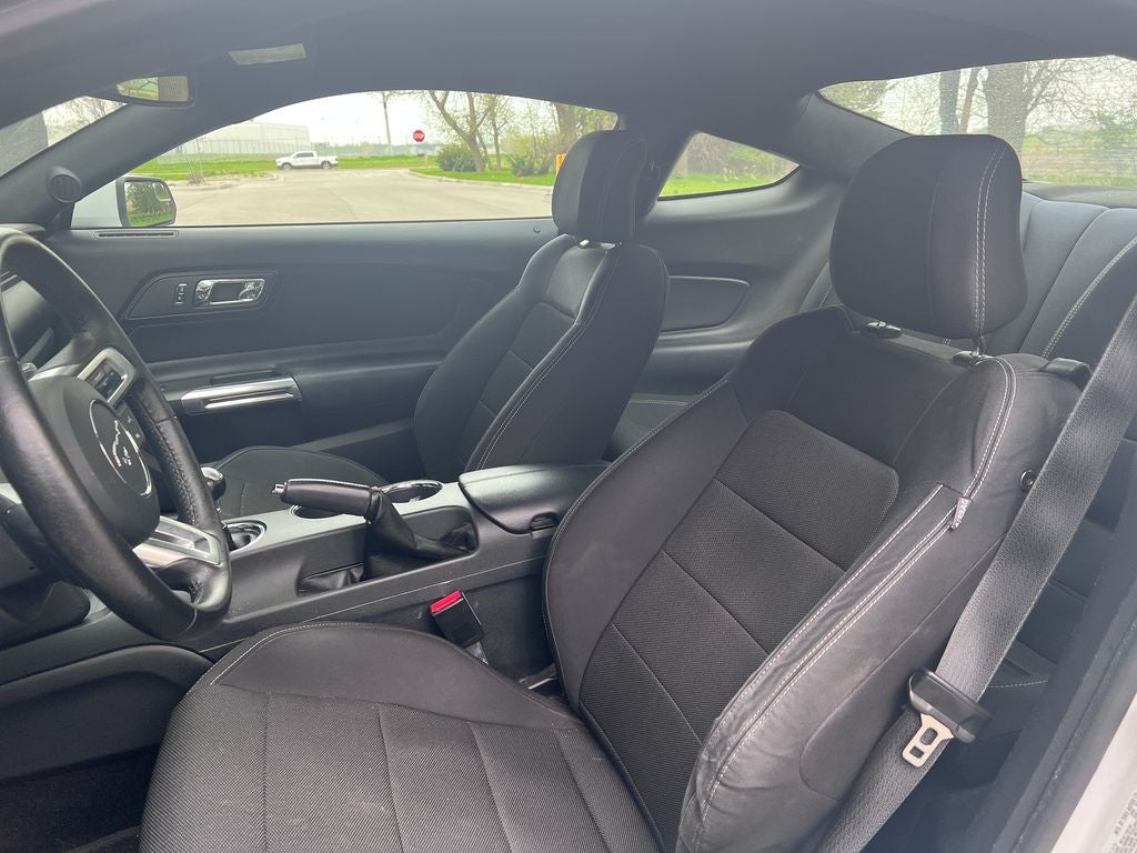 2016 Ford Mustang V6