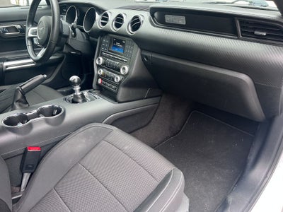 2016 Ford Mustang V6