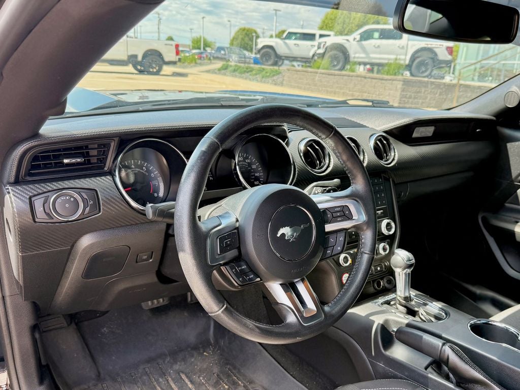 2017 Ford Mustang V6