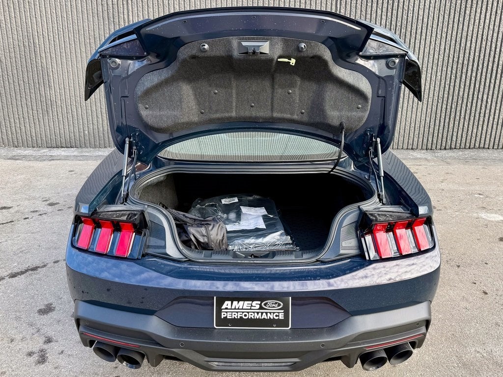 2025 Ford Mustang Dark Horse