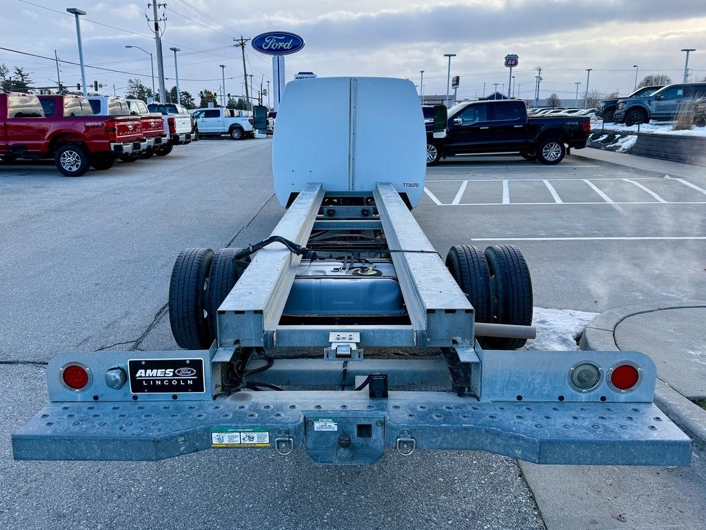 2011 Ford E-450SD Base DRW