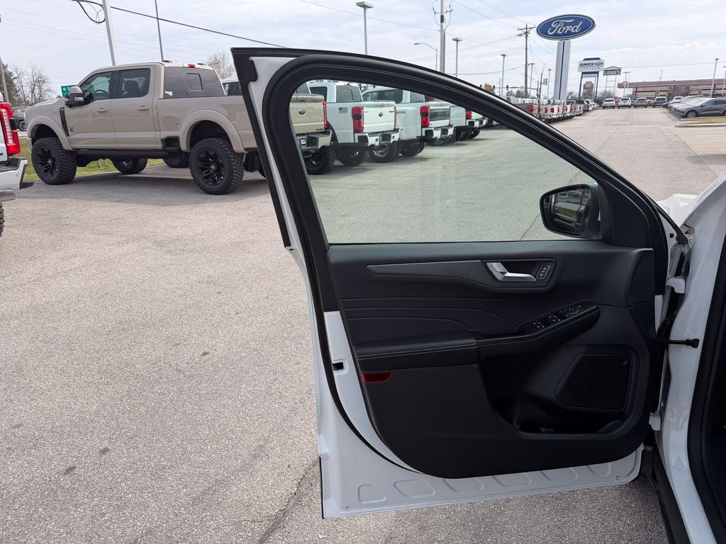 2025 Ford Escape Plug-In Hybrid Base