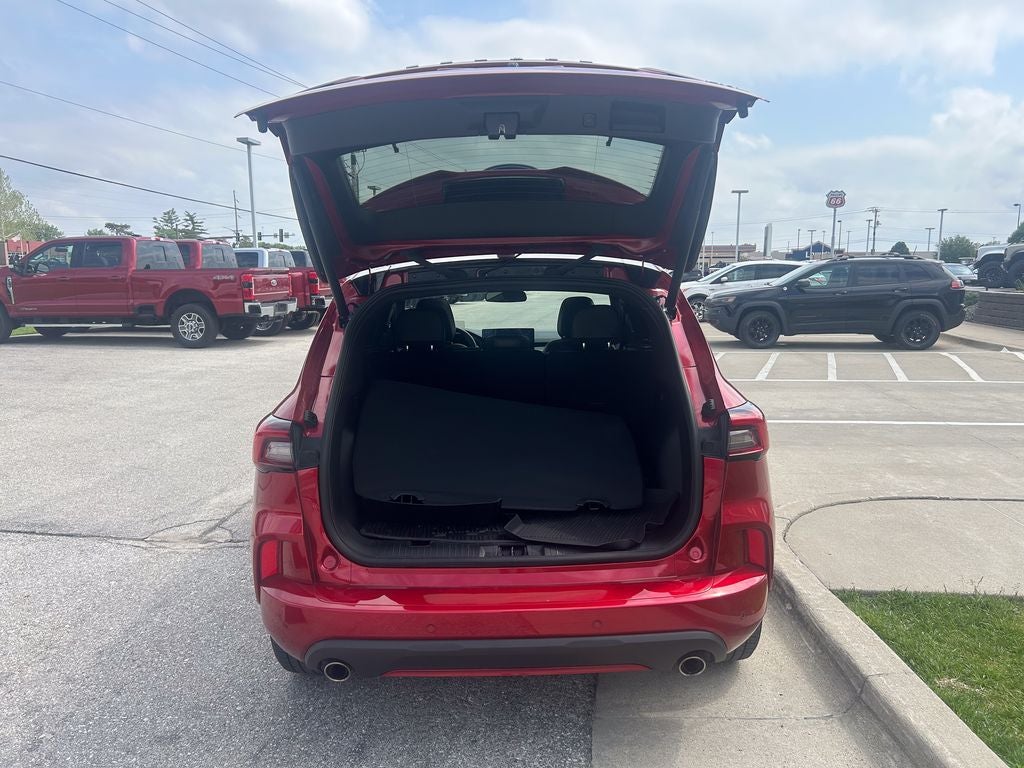 2025 Ford Escape ST-Line Elite