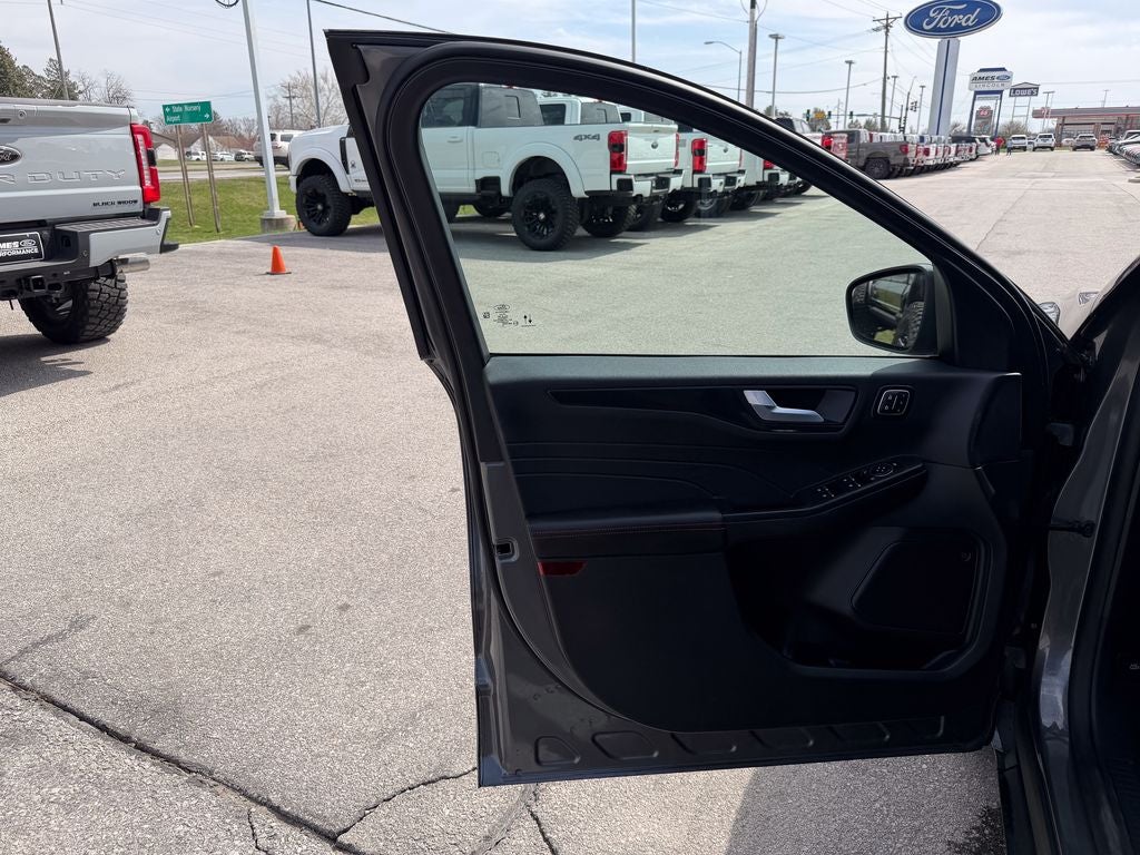 2025 Ford Escape Hybrid ST-Line Elite