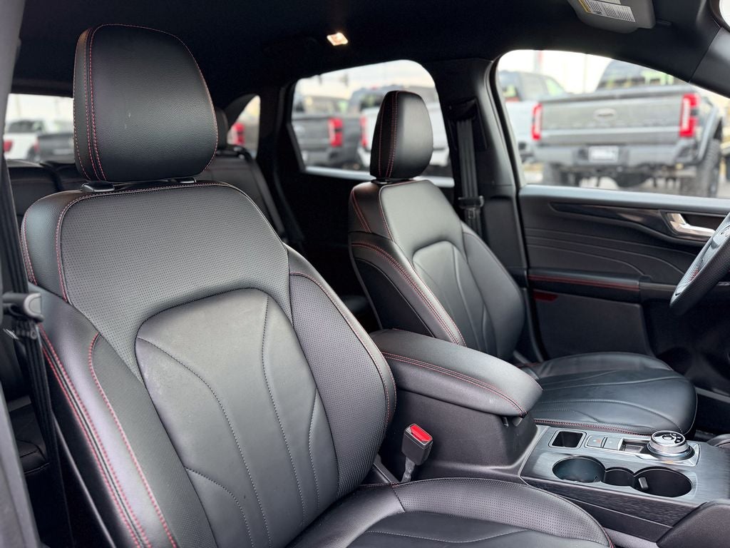 2025 Ford Escape Hybrid ST-Line Elite