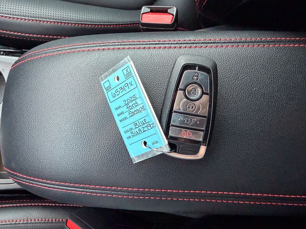 2025 Ford Escape Hybrid ST-Line Elite