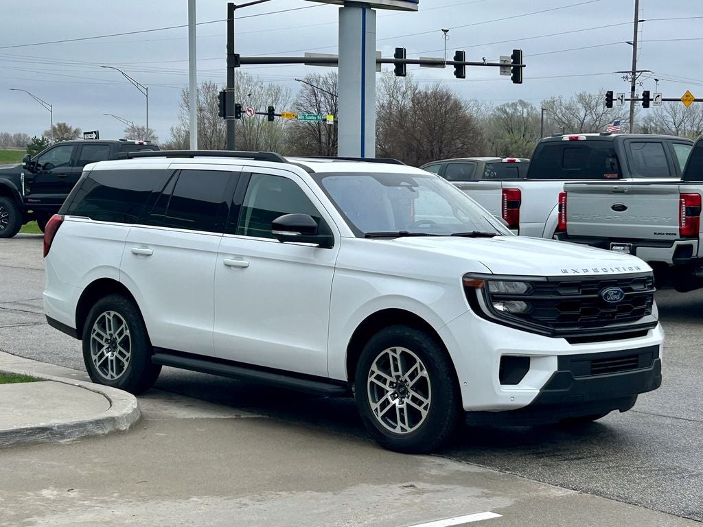 2025 Ford Expedition Active