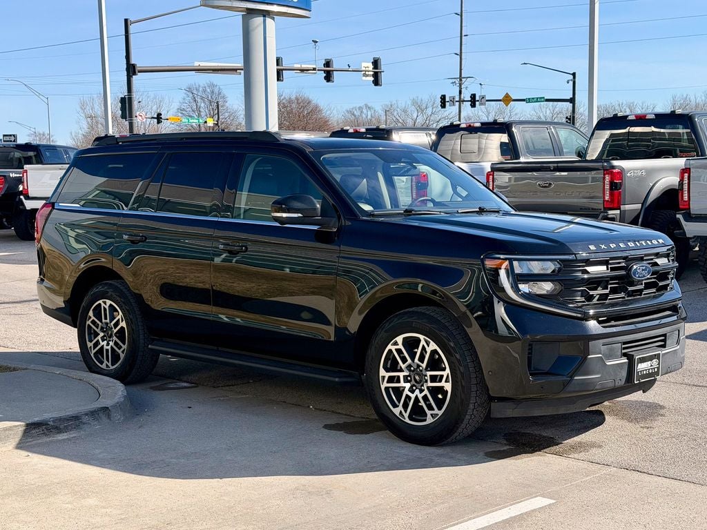 2025 Ford Expedition Active