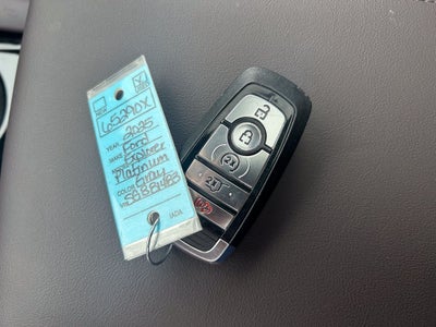 2025 Ford Explorer Platinum