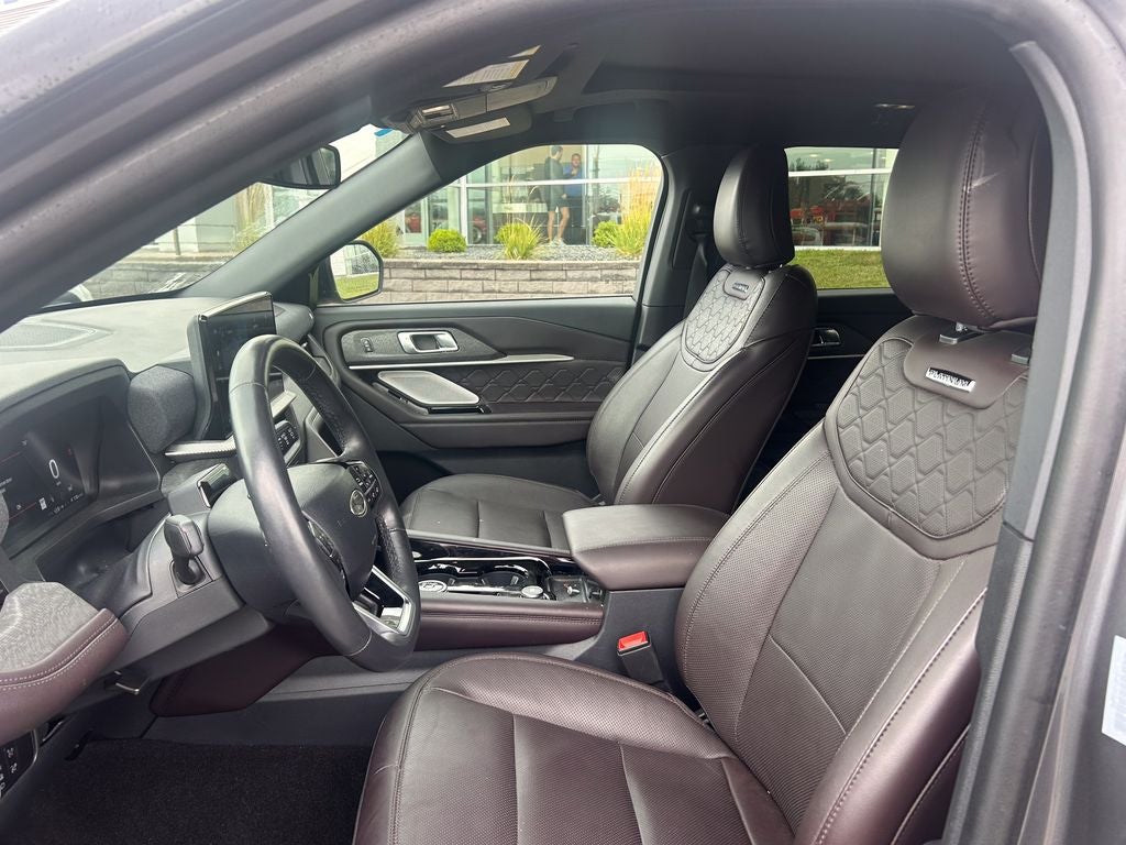 2025 Ford Explorer Platinum