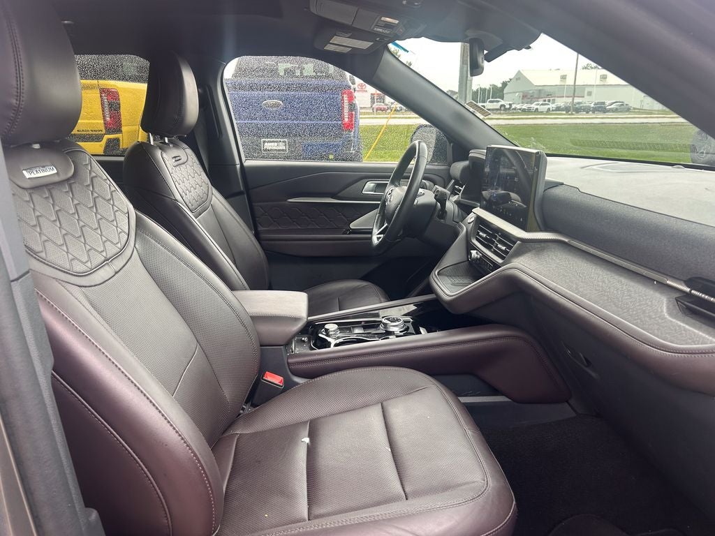 2025 Ford Explorer Platinum