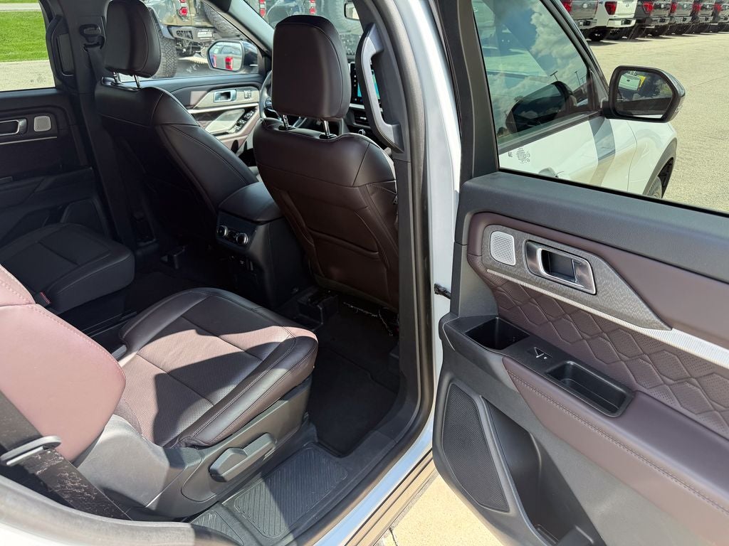 2025 Ford Explorer Platinum