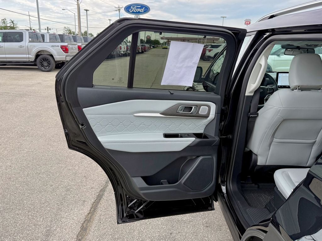 2025 Ford Explorer Platinum