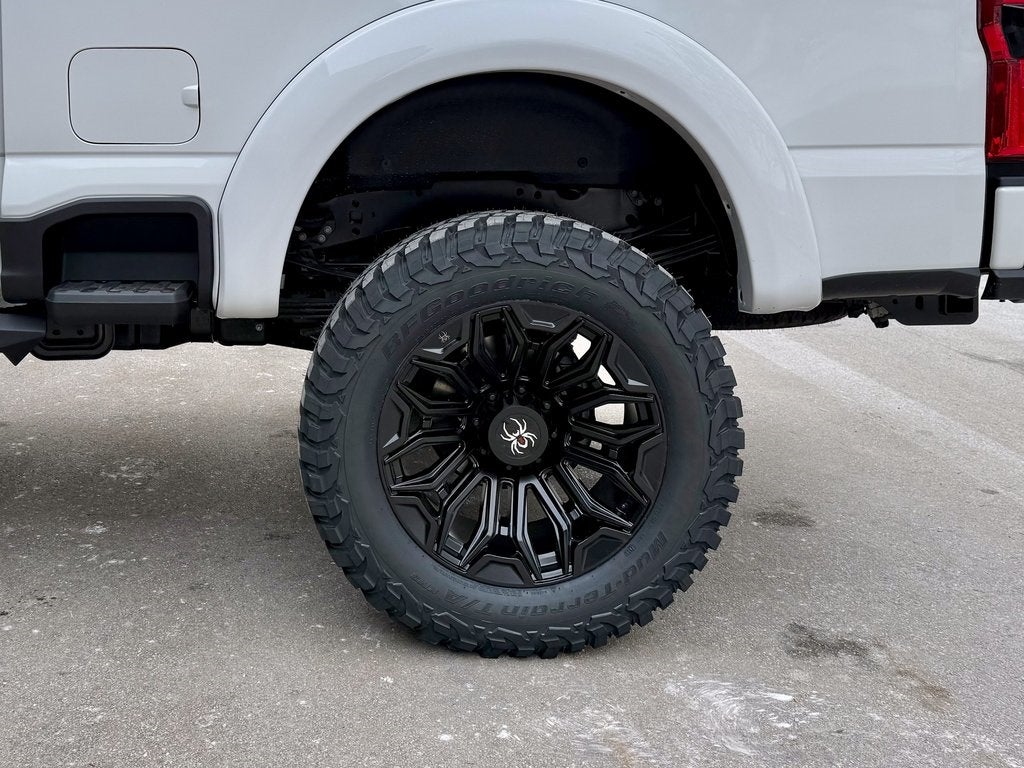 2026 Ford F-250SD Black Widow