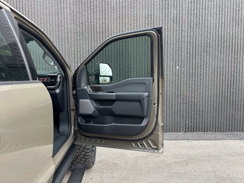 2026 Ford F-250SD Black Widow