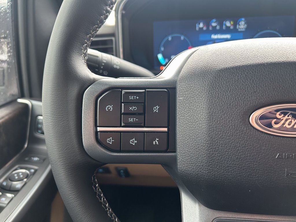 2025 Ford F-350SD Lariat DRW