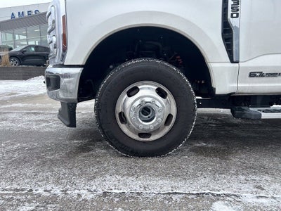2025 Ford F-350SD Lariat DRW