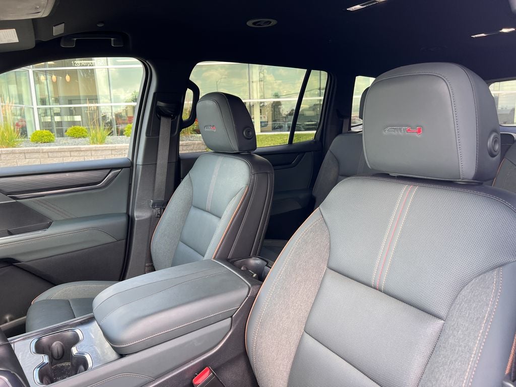 2024 GMC Acadia AT4