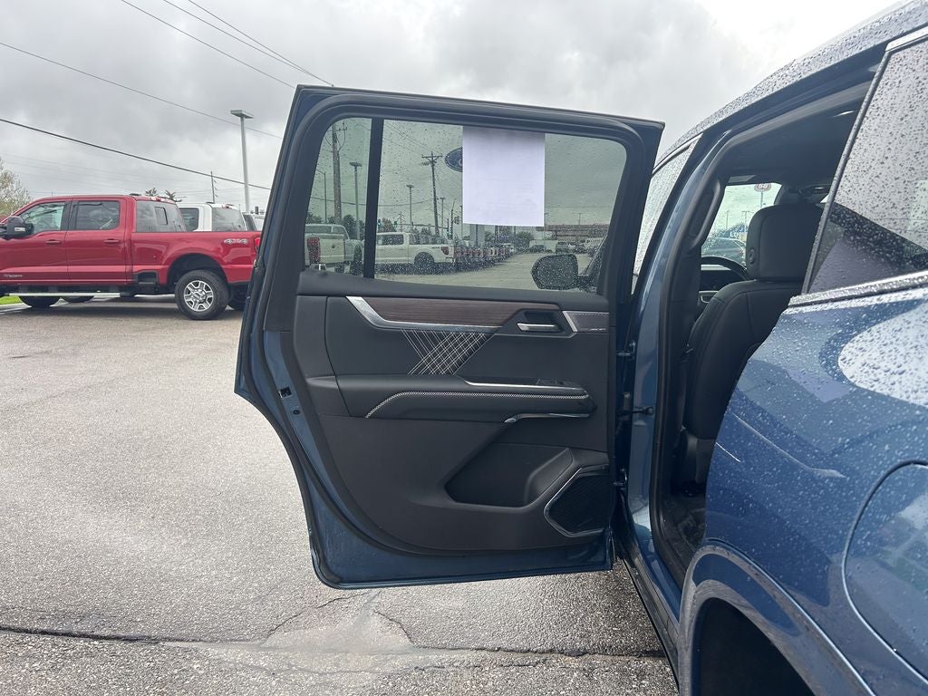 2025 GMC Acadia Denali