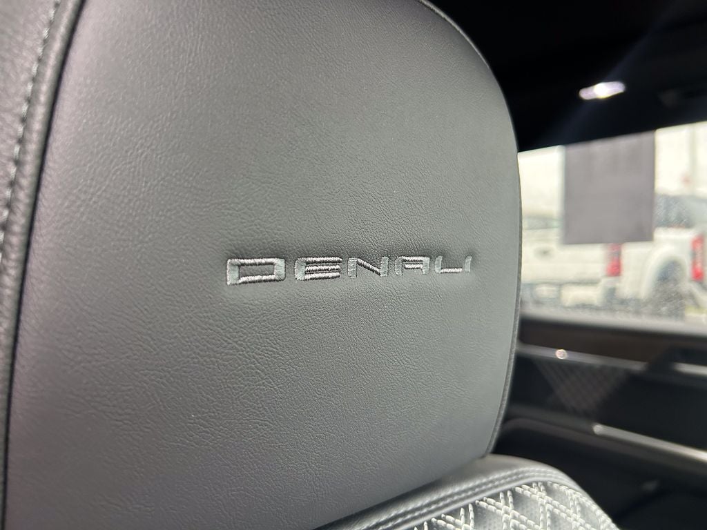 2025 GMC Acadia Denali