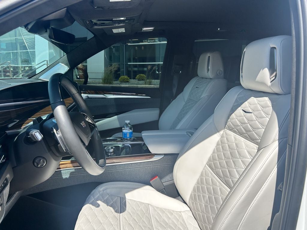 2025 Cadillac Escalade Sport Platinum