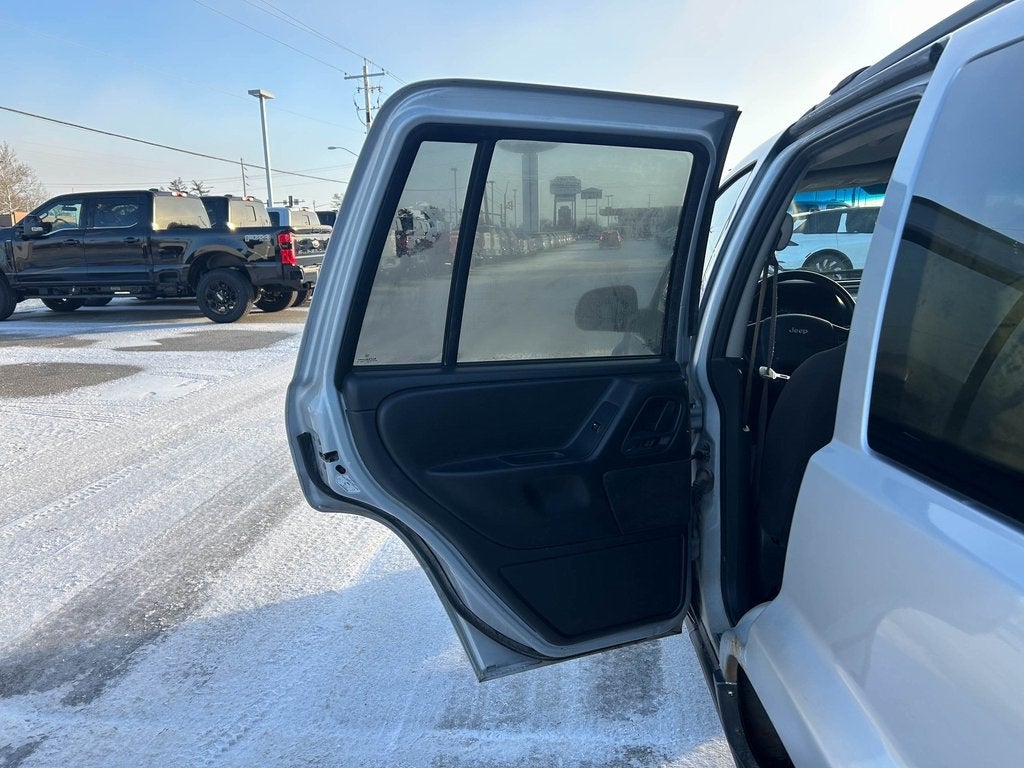 2004 Jeep Grand Cherokee Laredo