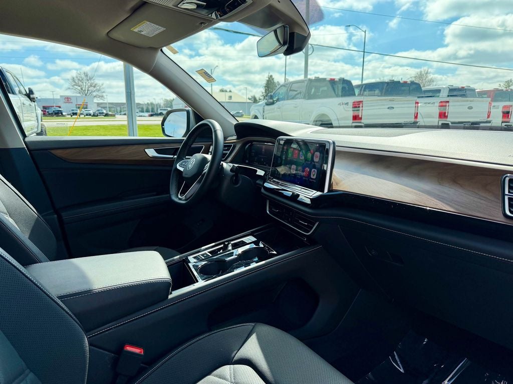 2025 Volkswagen Atlas 2.0T SE w/Technology