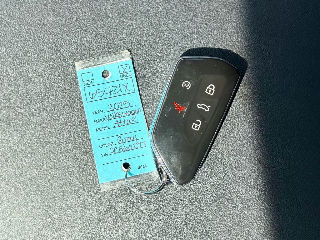 2025 Volkswagen Atlas 2.0T SE w/Technology