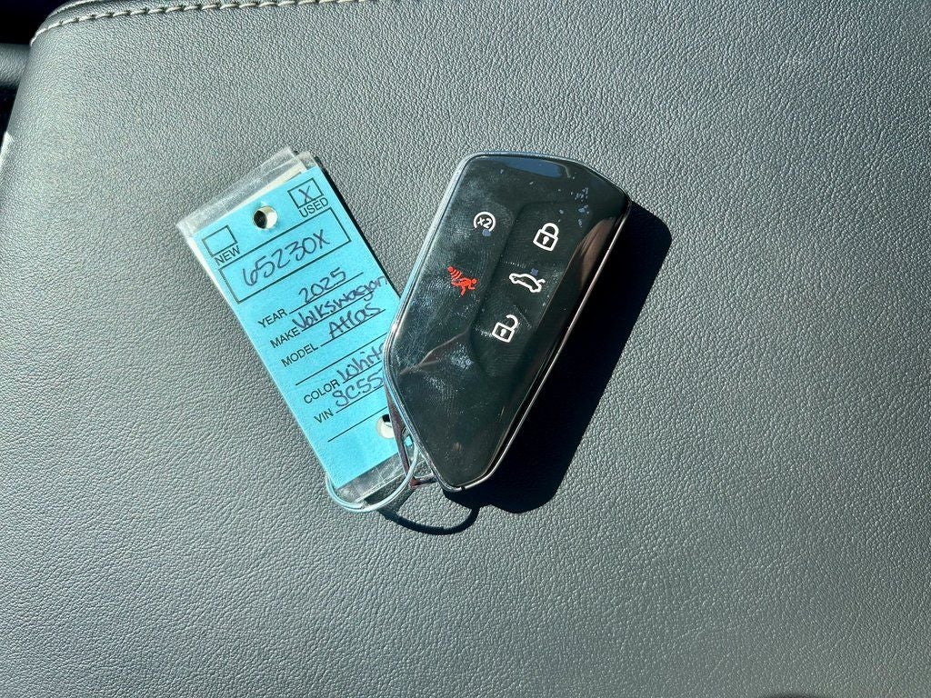 2025 Volkswagen Atlas 2.0T SE w/Technology