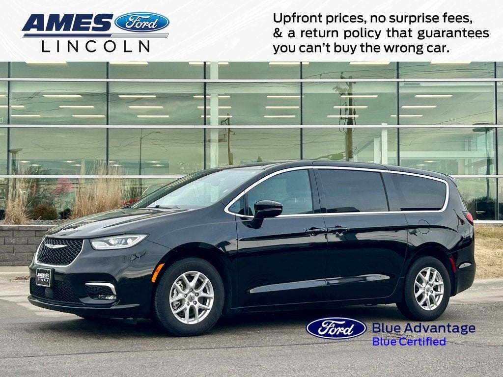 2025 Chrysler Pacifica Select