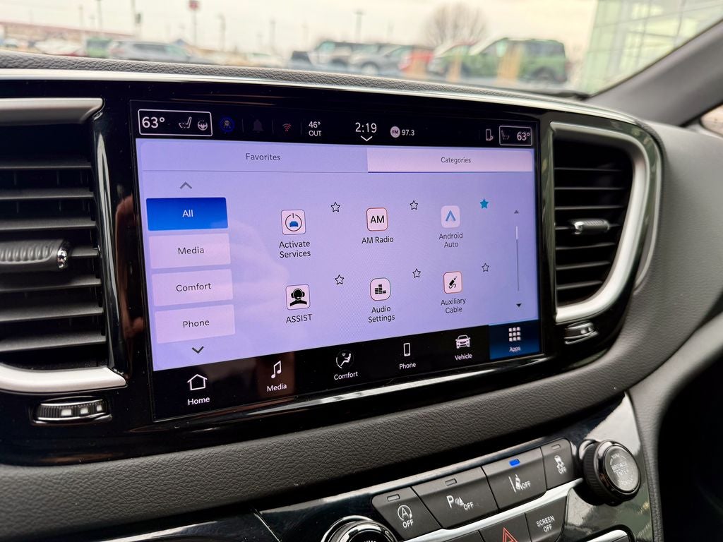 2025 Chrysler Pacifica Select