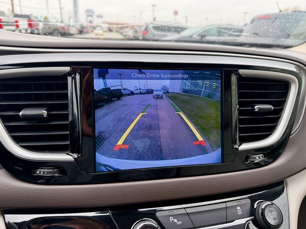 2017 Chrysler Pacifica Touring L