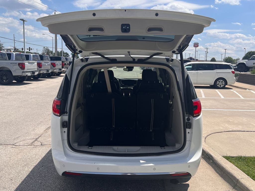 2024 Chrysler Pacifica Touring L