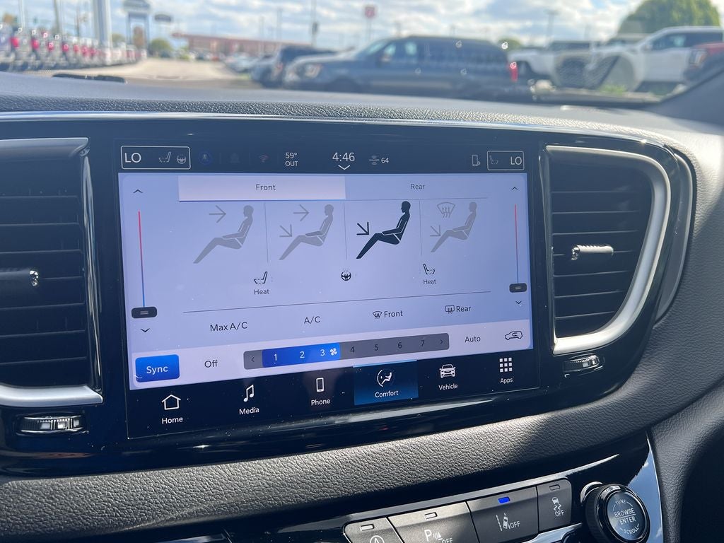 2026 Chrysler Pacifica Select