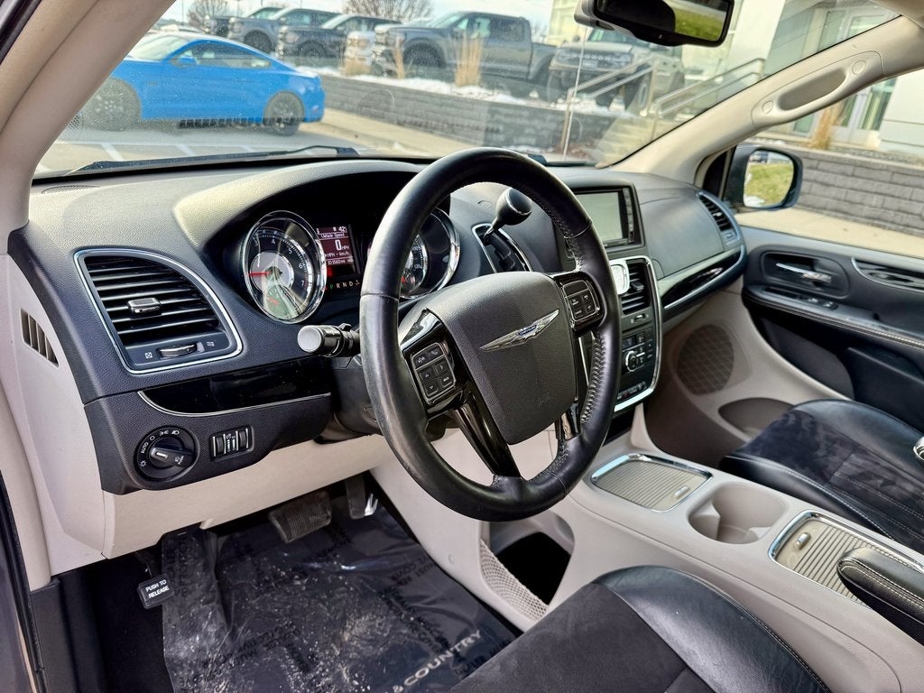 2014 Chrysler Town & Country Touring-L 30th Anniversary