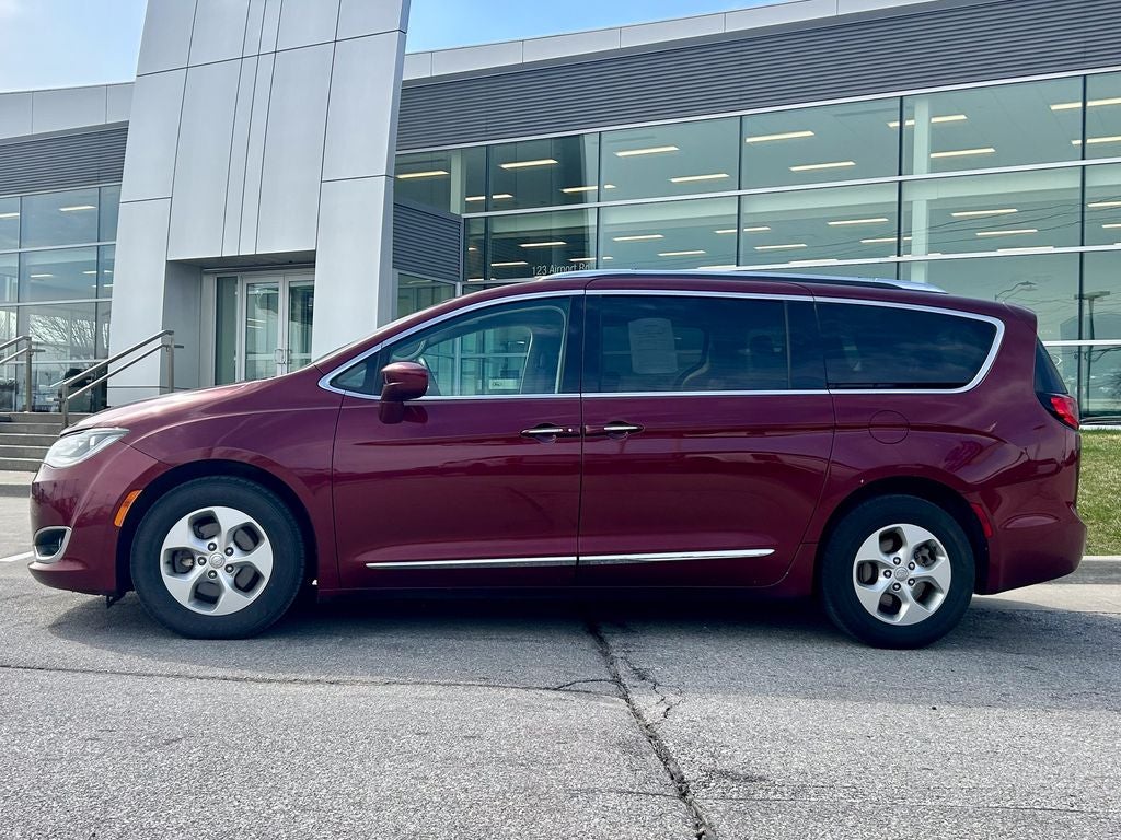 2017 Chrysler Pacifica Touring L Plus
