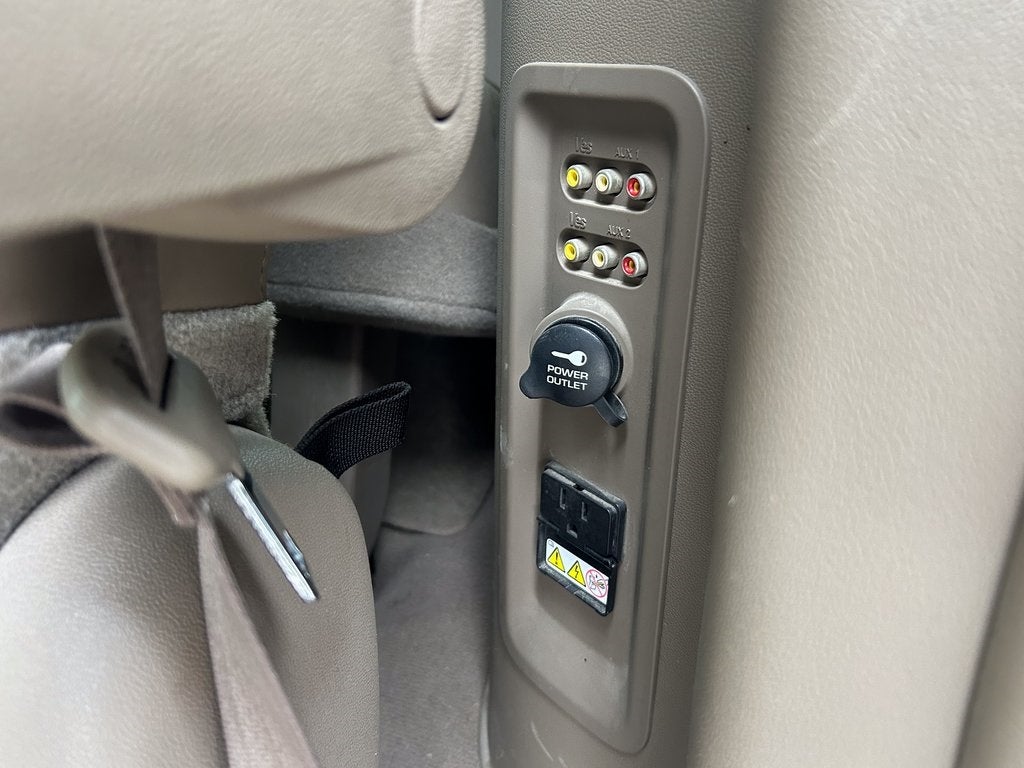 2012 Chrysler Town & Country Limited