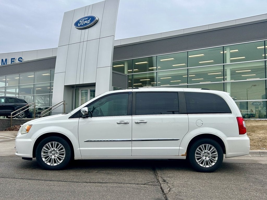 2012 Chrysler Town & Country Limited