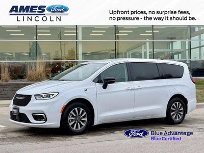 2024 Chrysler Pacifica Hybrid Select