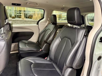 2024 Chrysler Pacifica Hybrid Select