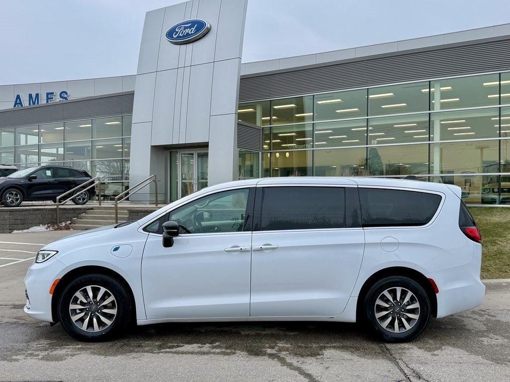 2024 Chrysler Pacifica Hybrid Select