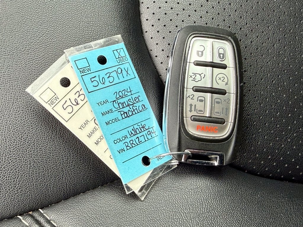 2024 Chrysler Pacifica Hybrid Select