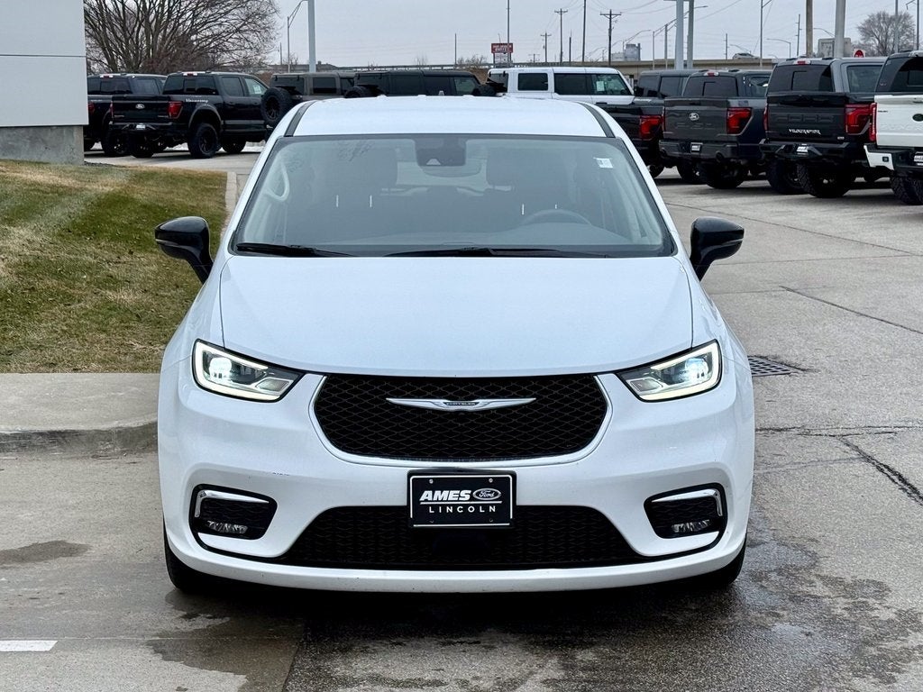 2024 Chrysler Pacifica Hybrid Select