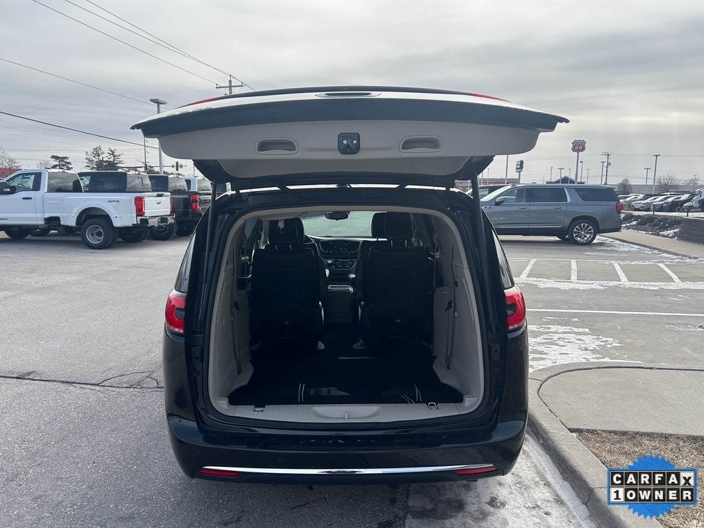 2024 Chrysler Pacifica Hybrid Select