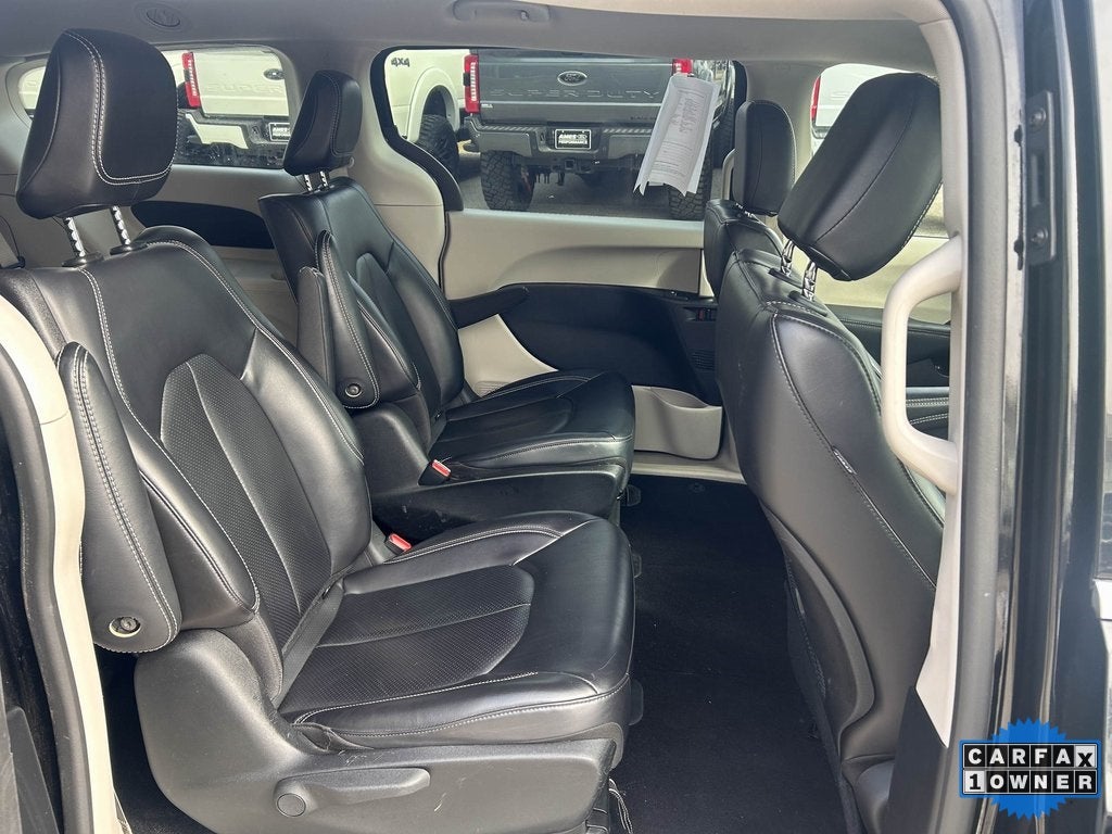 2024 Chrysler Pacifica Hybrid Select